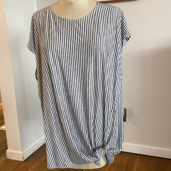 Max Studio 3X top with black vertical stripes - Picture 3 of 8